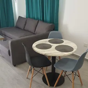 Manoli Ajía Nápa